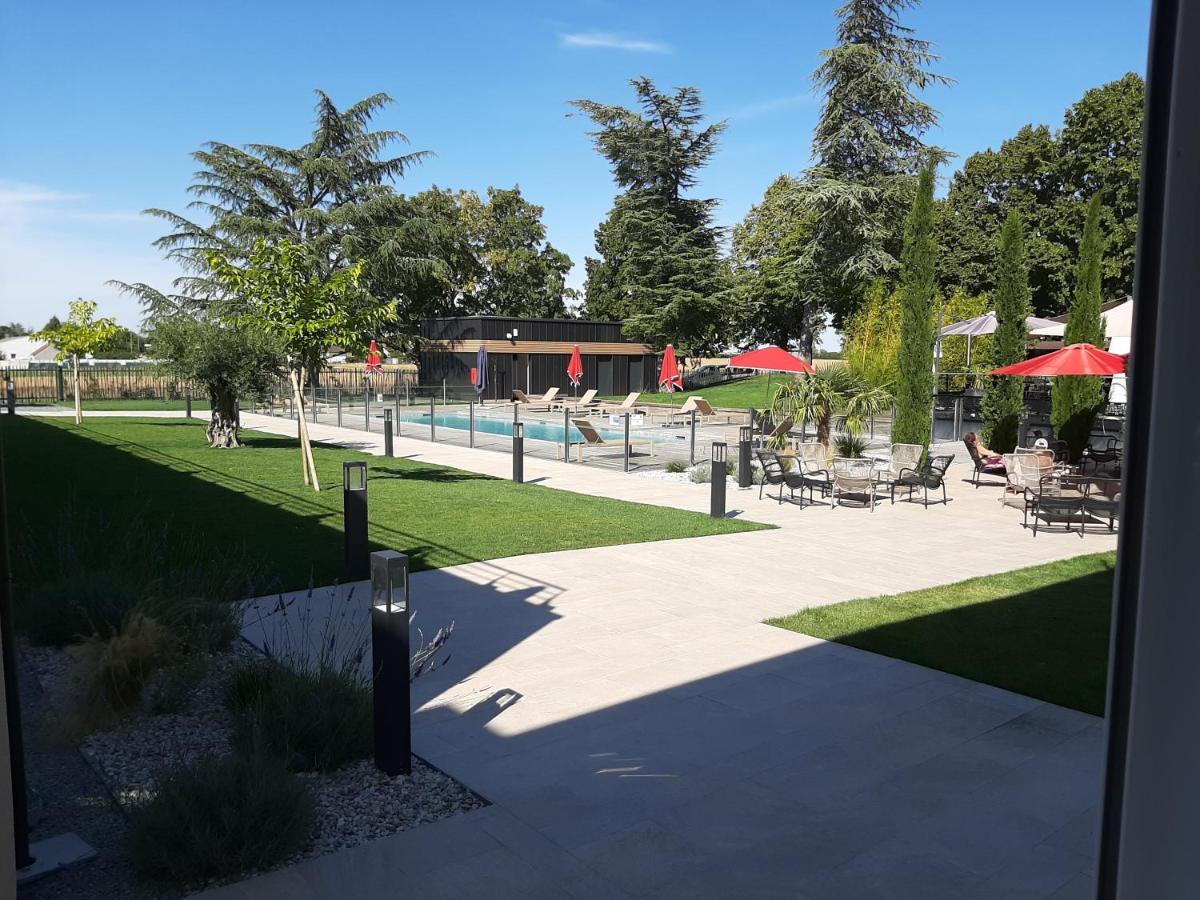 Logis Hotel Relais Saint Jacques - Chateauroux Déols エクステリア 写真