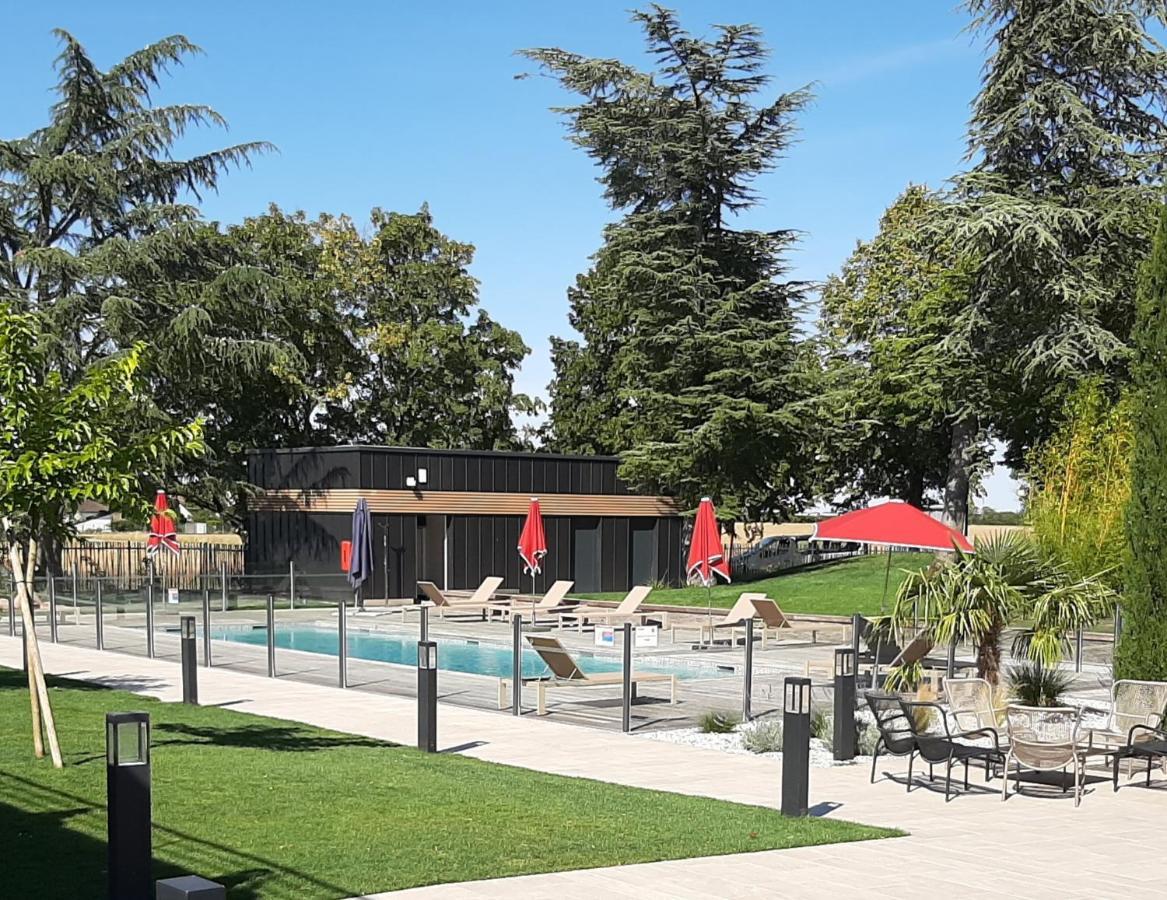 Logis Hotel Relais Saint Jacques - Chateauroux Déols エクステリア 写真