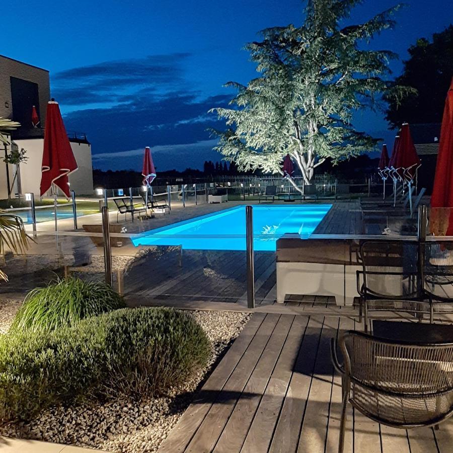 Logis Hotel Relais Saint Jacques - Chateauroux Déols エクステリア 写真