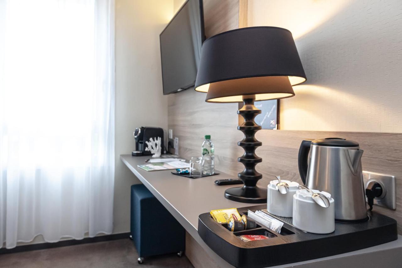 Logis Hotel Relais Saint Jacques - Chateauroux Déols エクステリア 写真