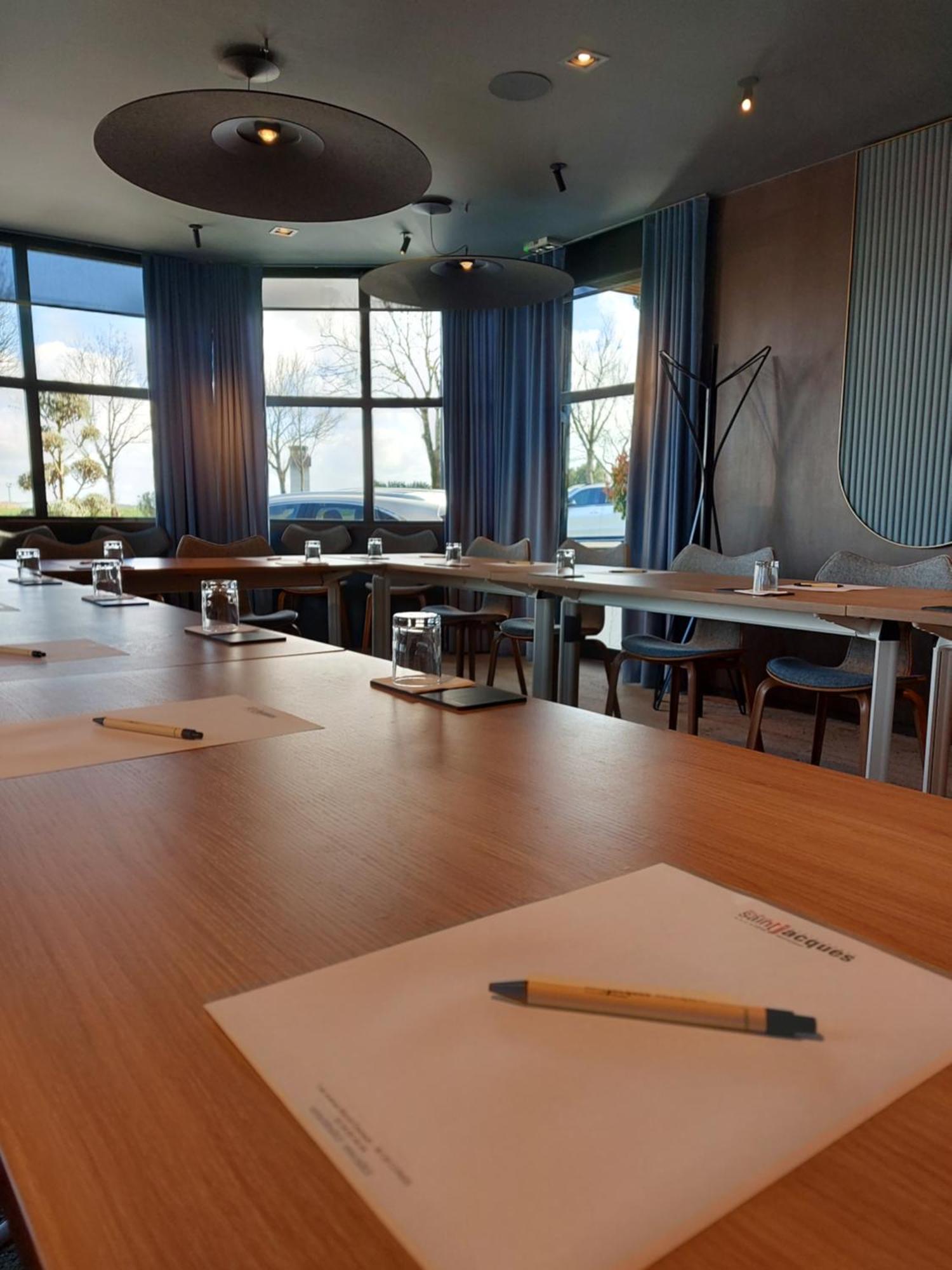 Logis Hotel Relais Saint Jacques - Chateauroux Déols エクステリア 写真