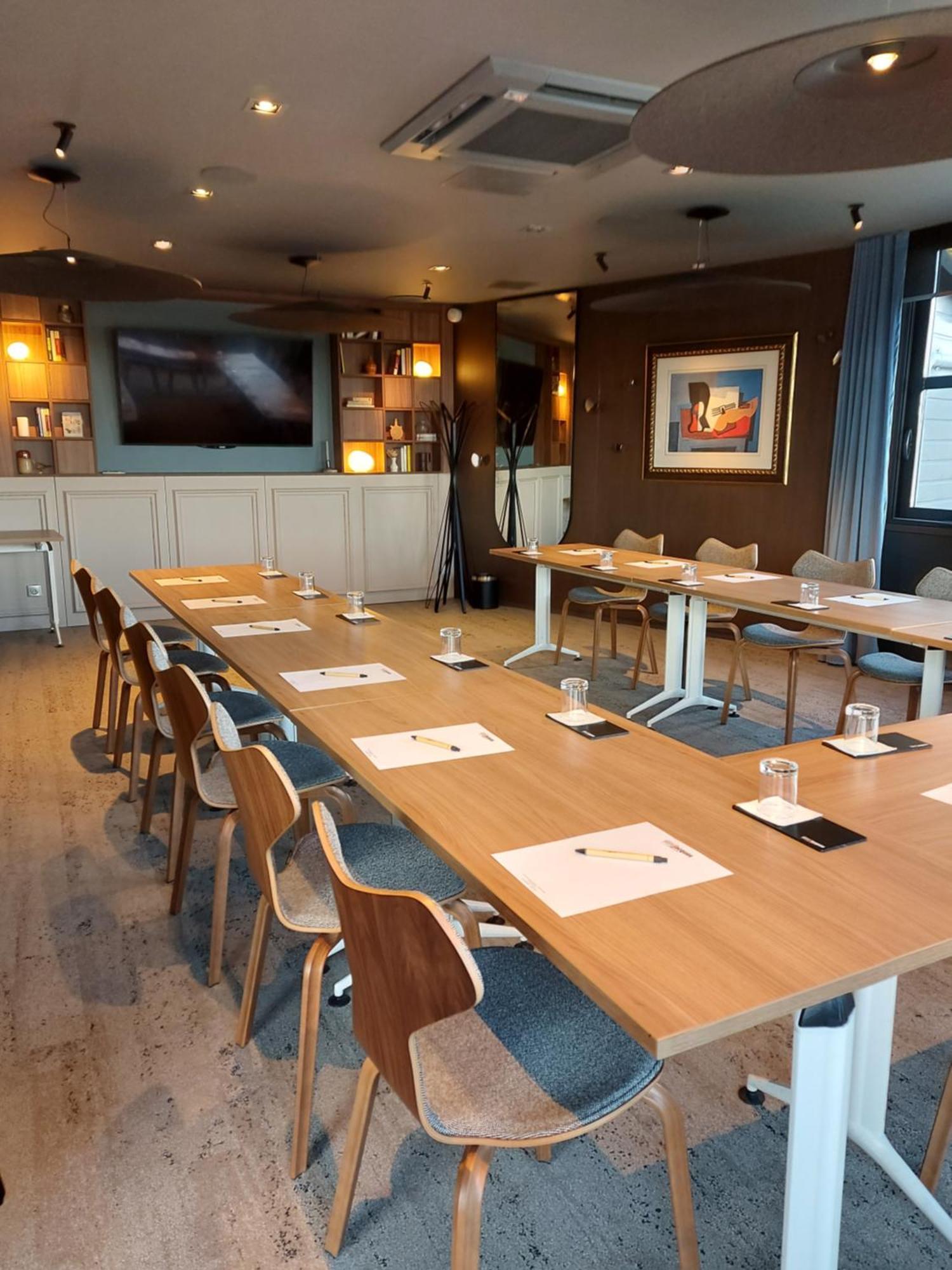 Logis Hotel Relais Saint Jacques - Chateauroux Déols エクステリア 写真
