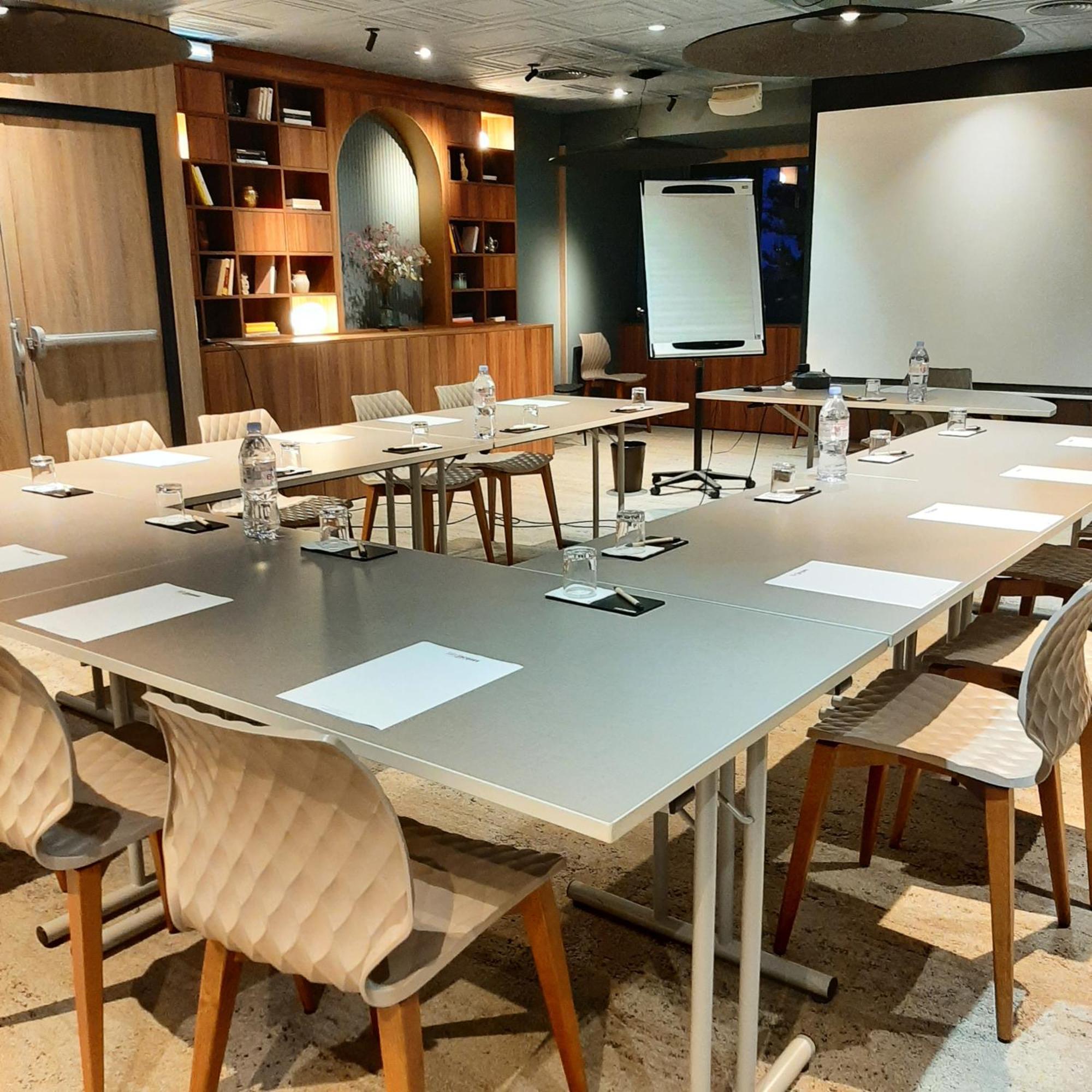 Logis Hotel Relais Saint Jacques - Chateauroux Déols エクステリア 写真