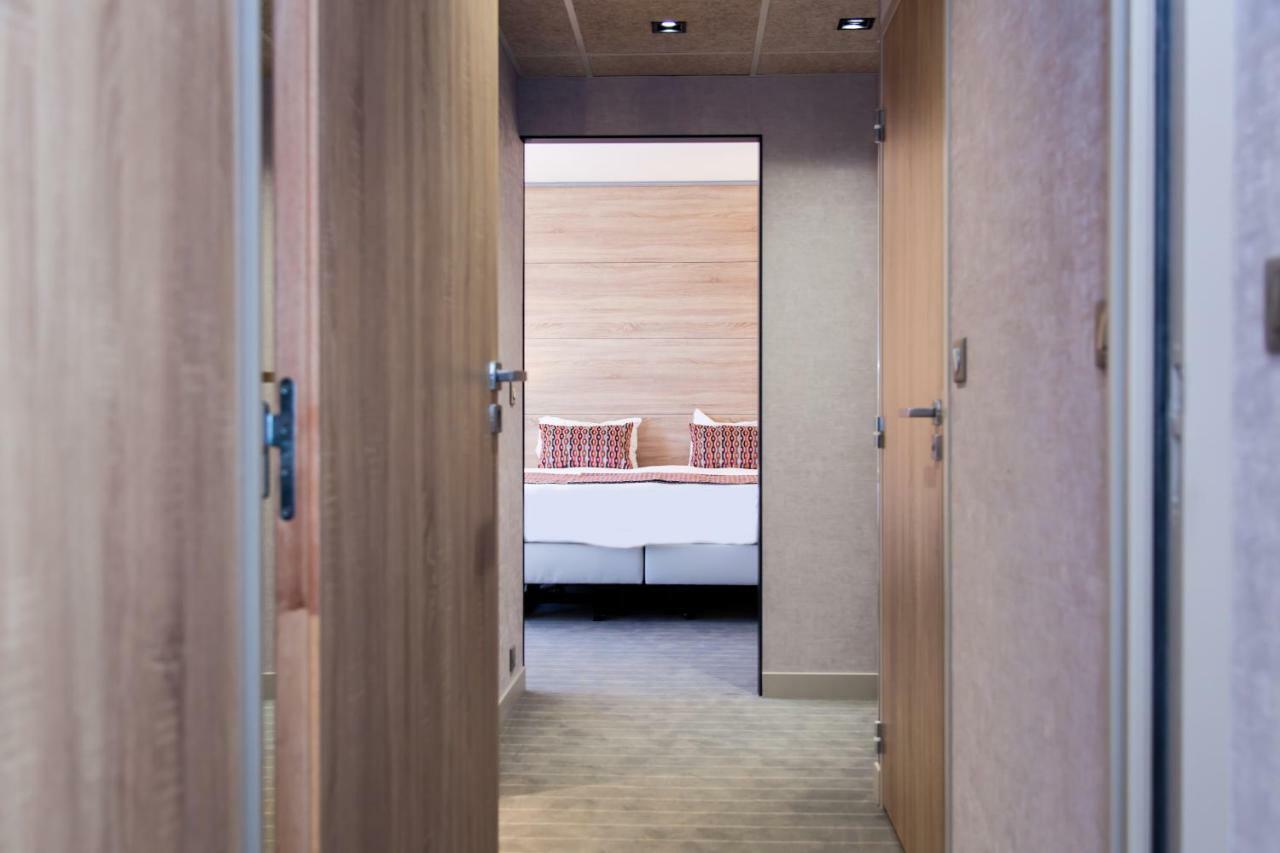 Logis Hotel Relais Saint Jacques - Chateauroux Déols エクステリア 写真