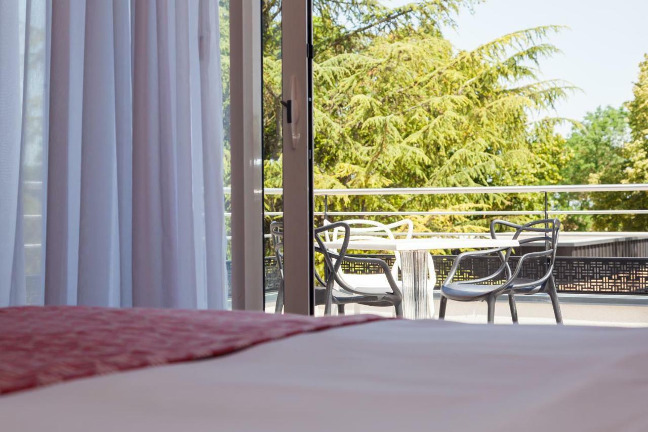 Logis Hotel Relais Saint Jacques - Chateauroux Déols エクステリア 写真