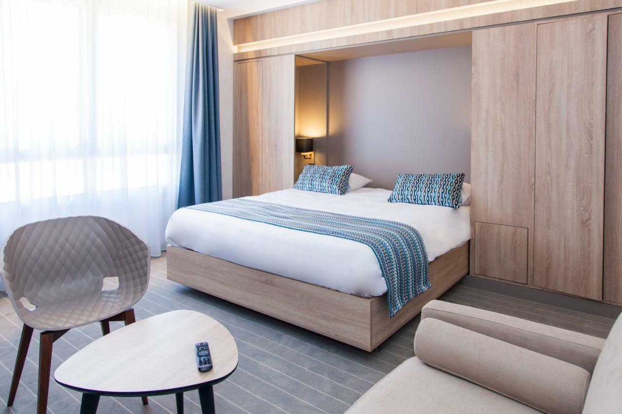 Logis Hotel Relais Saint Jacques - Chateauroux Déols エクステリア 写真